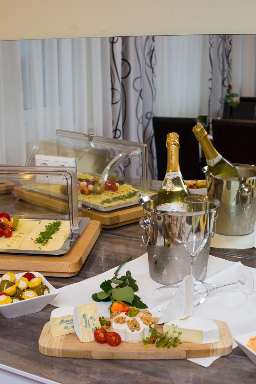 Hotel Residenz Hoessinger Karlstetten Ngoại thất bức ảnh